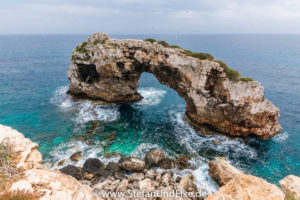 Felsenbogen bei Cala Santanyi, Insel Mallorca, Spanien