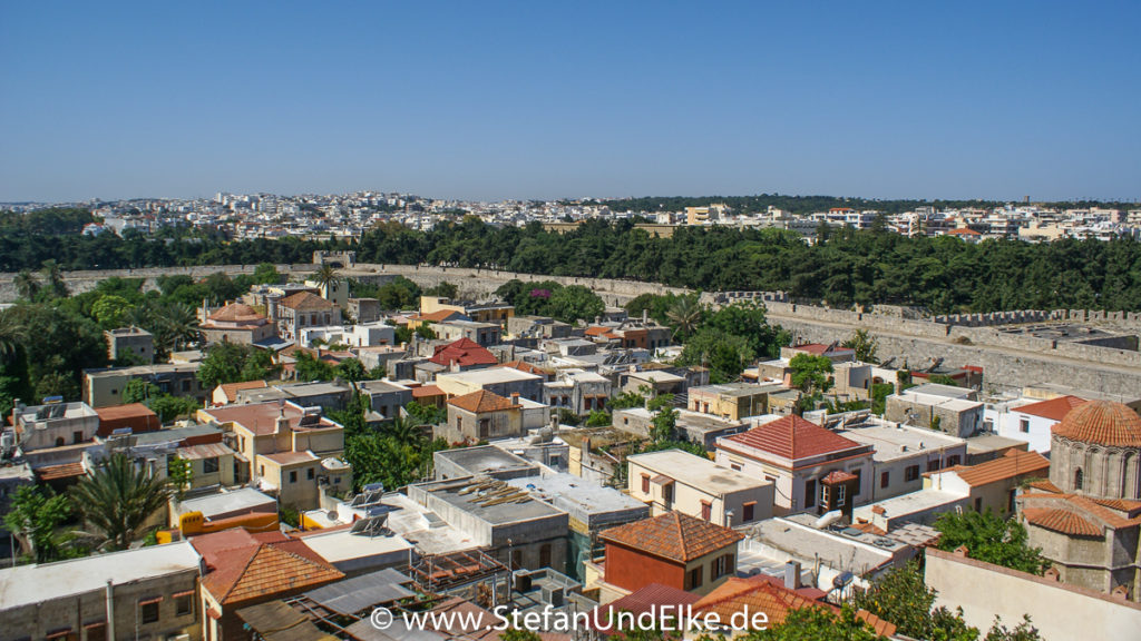 Über den Dächern der Altstadt von Rhodos