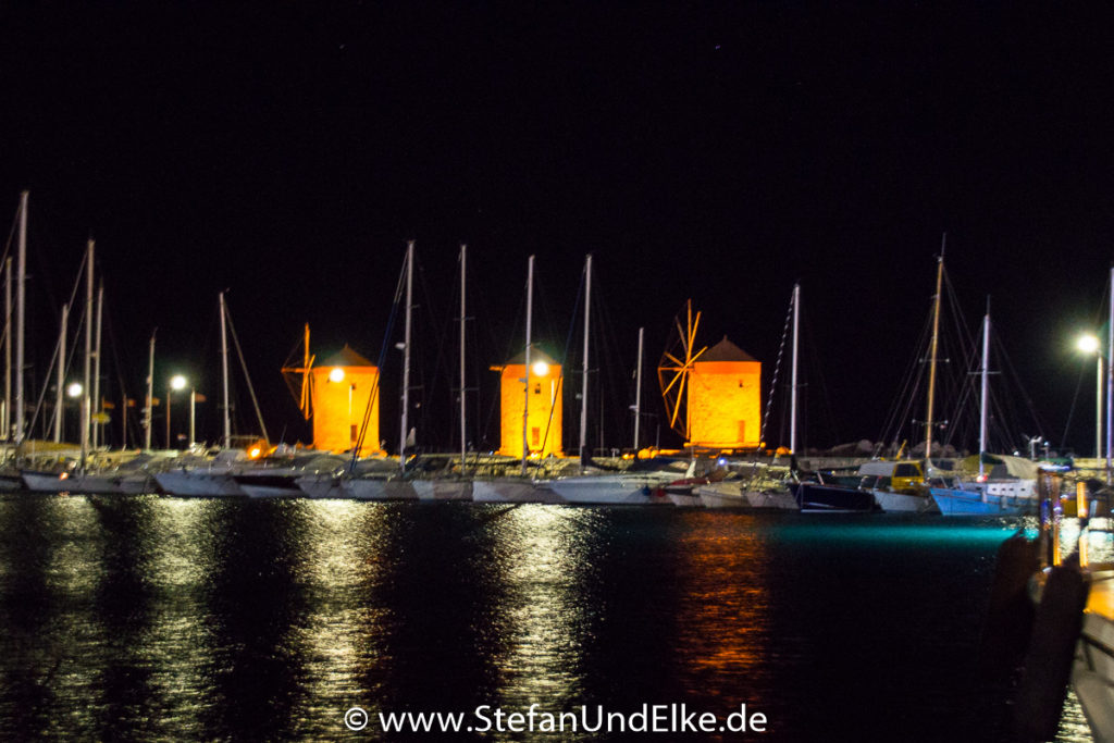 Altstadt und Hafen am Abend