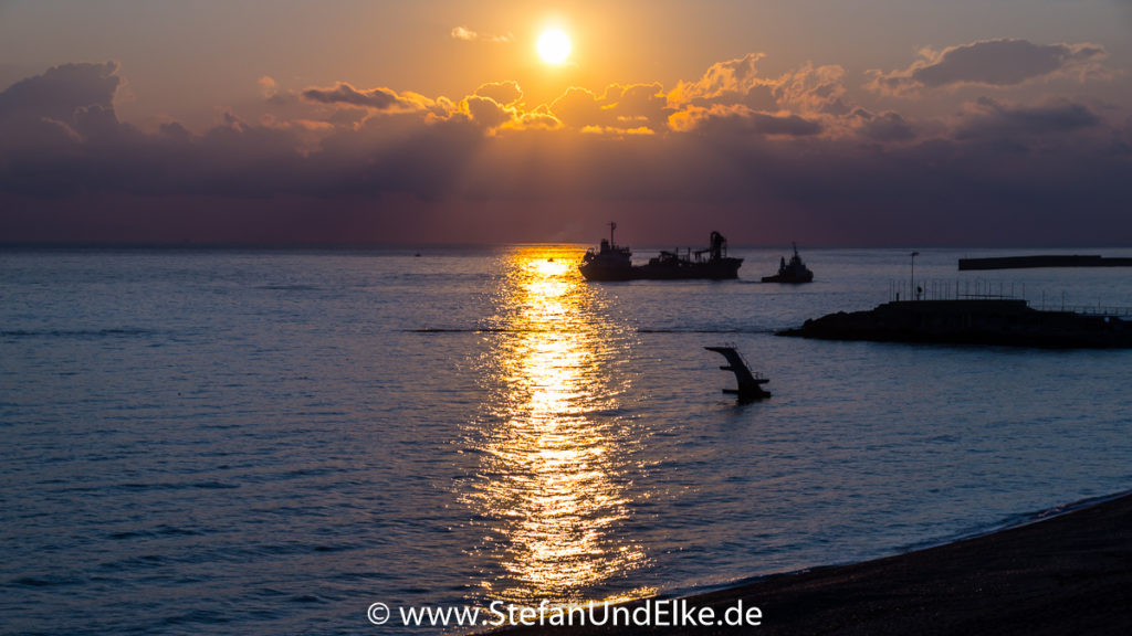 Sonnenaufgang am Elli Beach