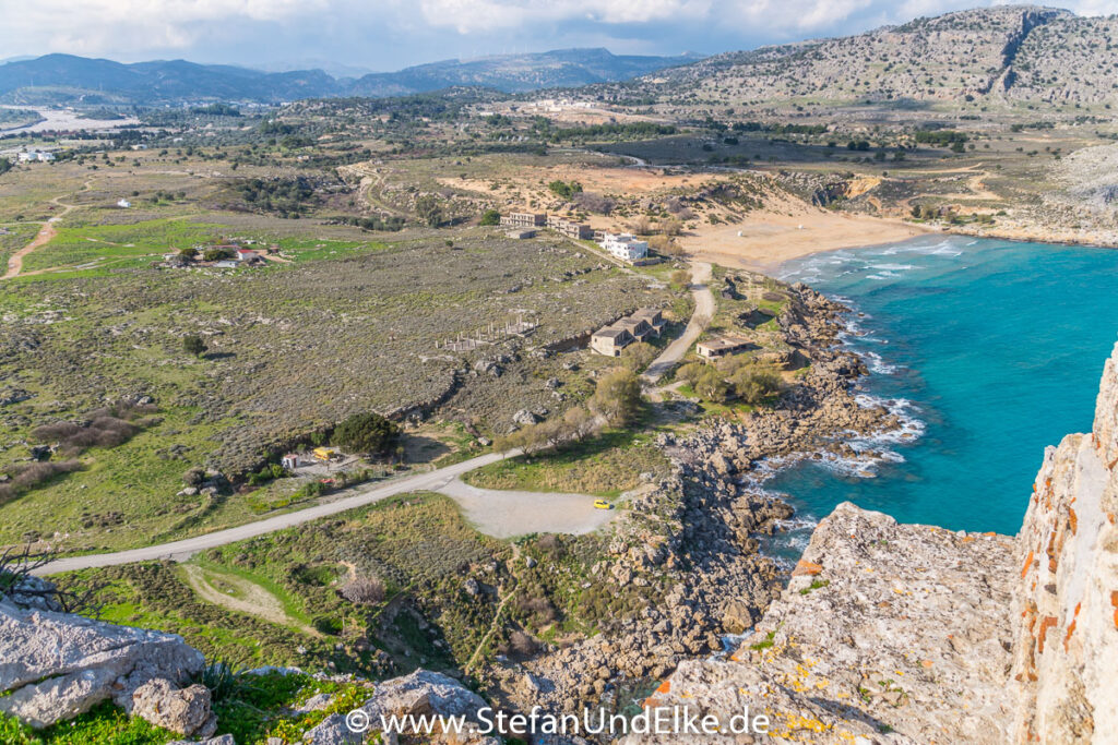 Blick auf die Bucht von Agathi an der Ostküste der Insel Rhodos