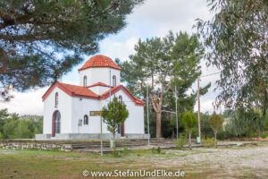 Die Kirche  Virgin Zoodochos Pigi am Apolakkia Stausee, Insel Rhodos, Griechenland