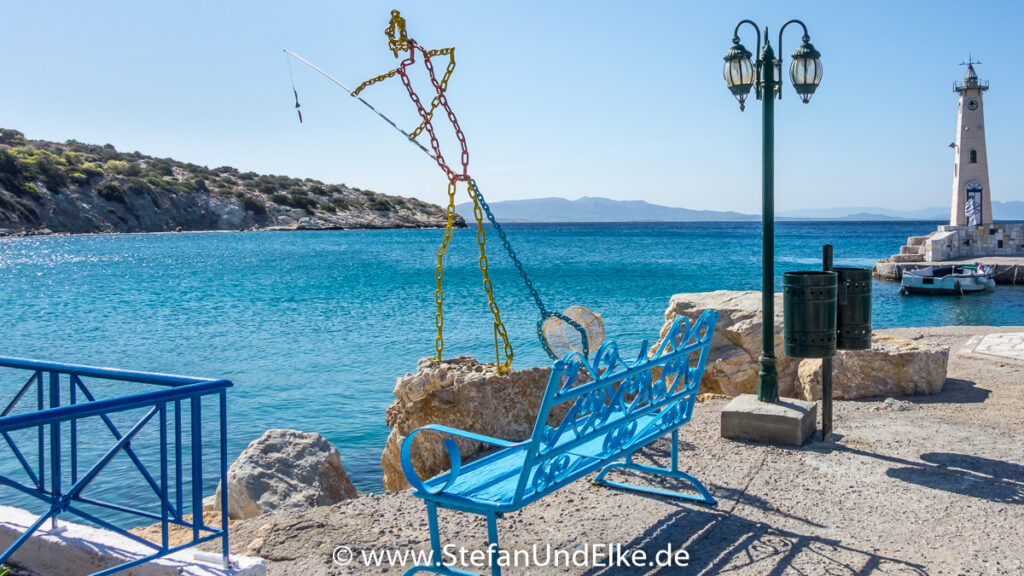 Skulpturen in Kolones (Paitiri Beach)