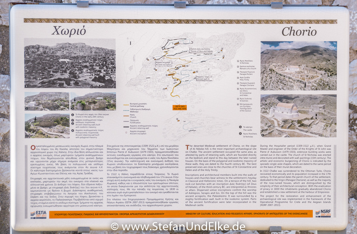 Infotafel am Ortseingang von Chorio