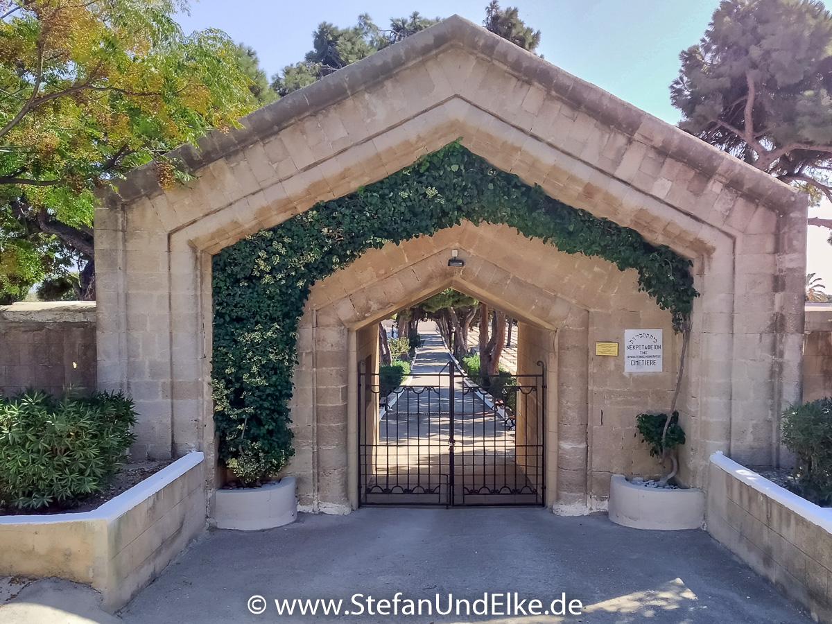 Eingang zum jüdischen Friedhof auf der Insel Rhodos