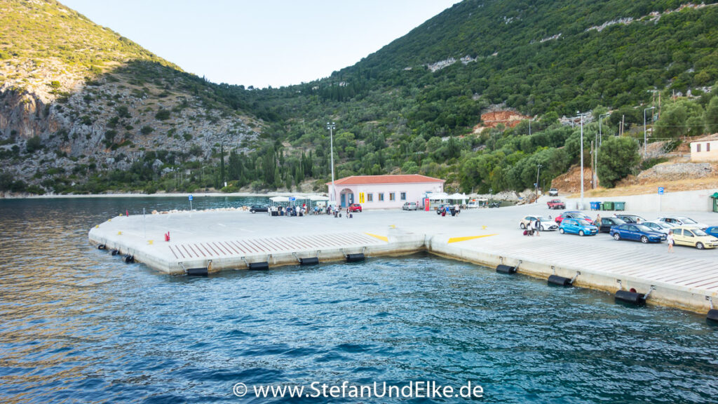 Ankunft auf Ithaka im Hafen von Pisaetos