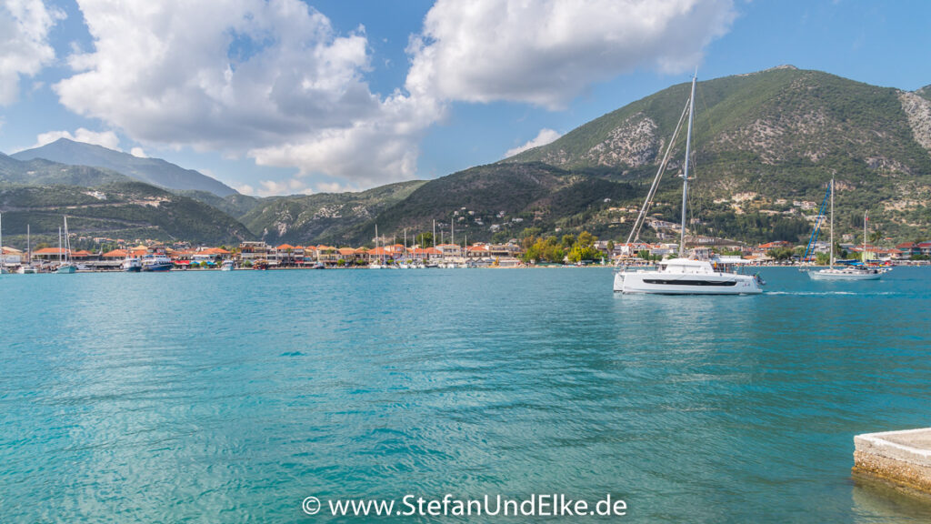 Grandioser Blick von Agia Kiriaki auf den Ort Nidri