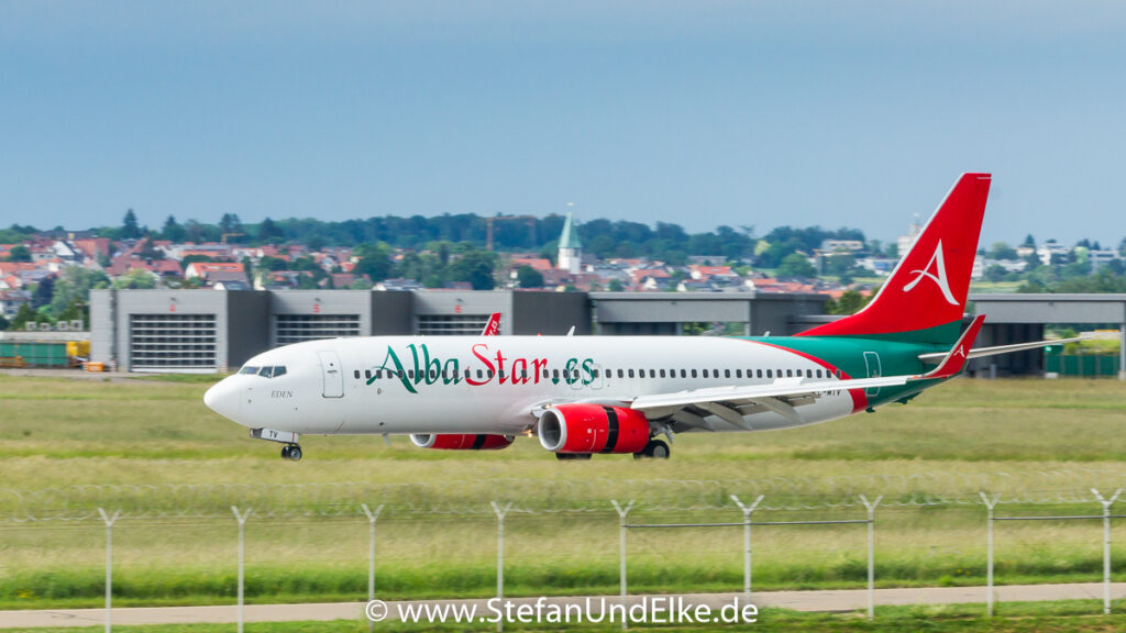 Boeing 737-8K5(WL) with registration EC-MTV, EDDS (STR) VFH Stuttgart, AP (LAV) Alba Star